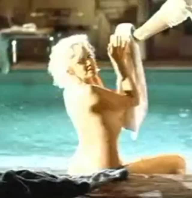 Marilyn Monroe in "Somethings got to give" (today would be her 94th birthday)