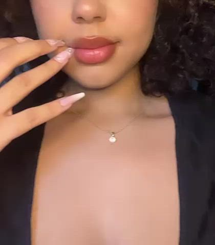 Check out my new nails! Hey.. theyβre up here.. why are you looking down there?