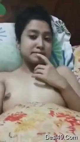 😍Cute Indian 🍑girl 💋fingering by bf video