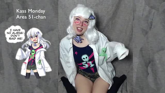 Area 51-chan meme girls cosplay
