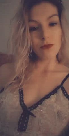 cute dirty blonde solo clip