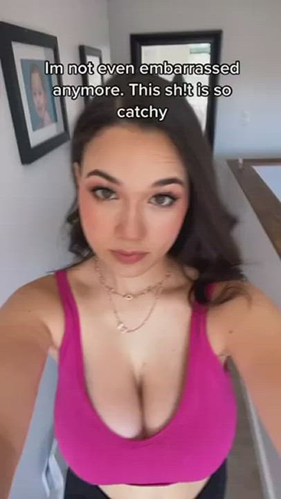 Big Tits Bouncing Tits Dancing Teen clip