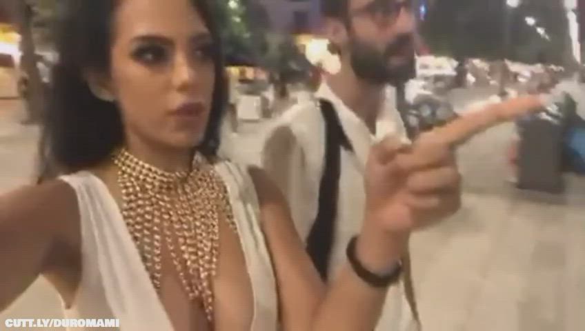 amateur big tits boobs exhibitionist exposed flashing latina natural tits public