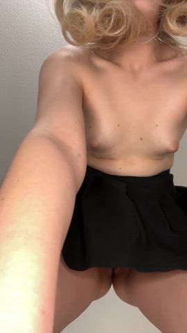 blonde dirty blonde face sitting facesitting onlyfans small tits wet pussy face-sit