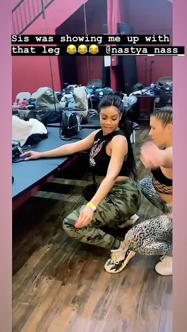 Dancing clip