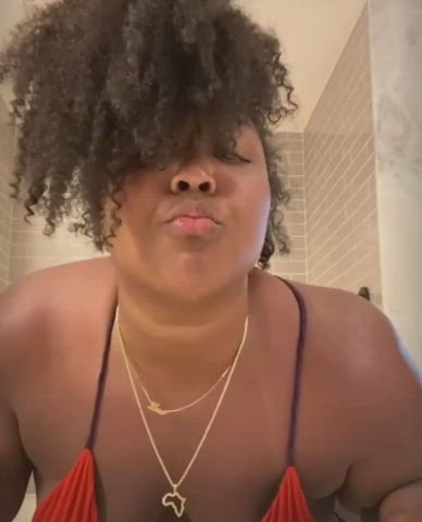 Lizzo is so sexy and juicy