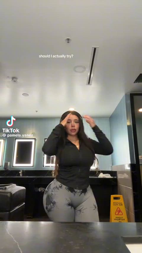 🇲🇽 Booty Shaking Tiktok Video