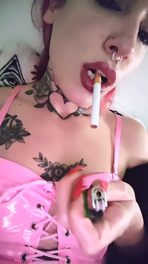 wanna kiss me while i smoke? 💋