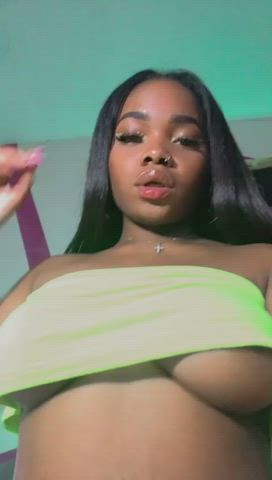 18 years old boobs ebony lips natural natural tits nipples teen tits clip