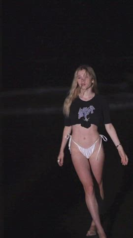ass blonde tiktok clip